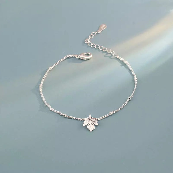 Maple leaf bracelet, sterling silver offers bracelet, Maple Leaf Jewelry, Canada 150 bracelet, elasticated stretch bracelet, silver heart beads