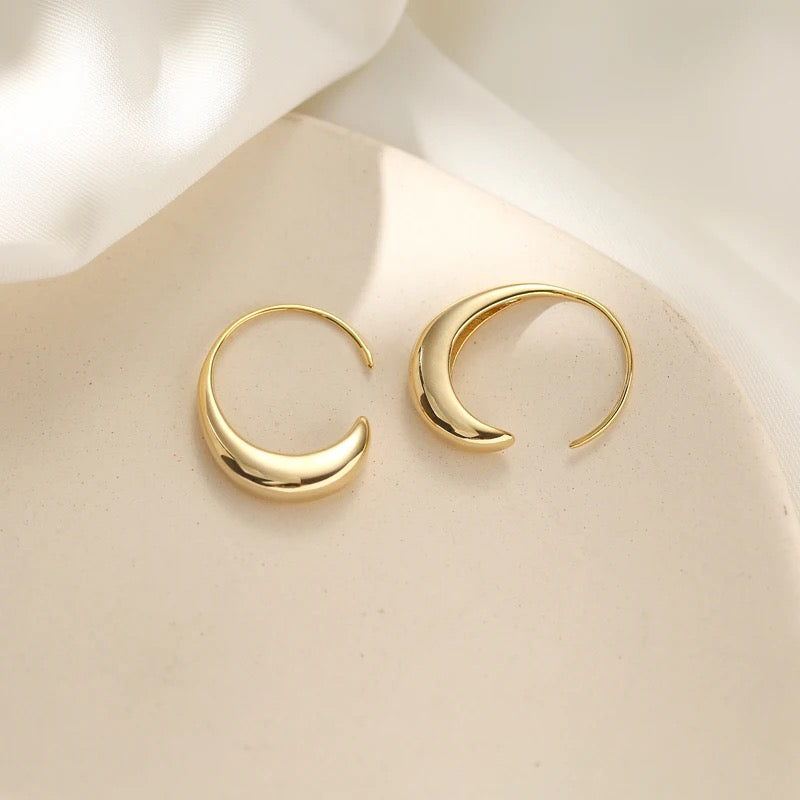 Gold Geometric C-shaped Earrings